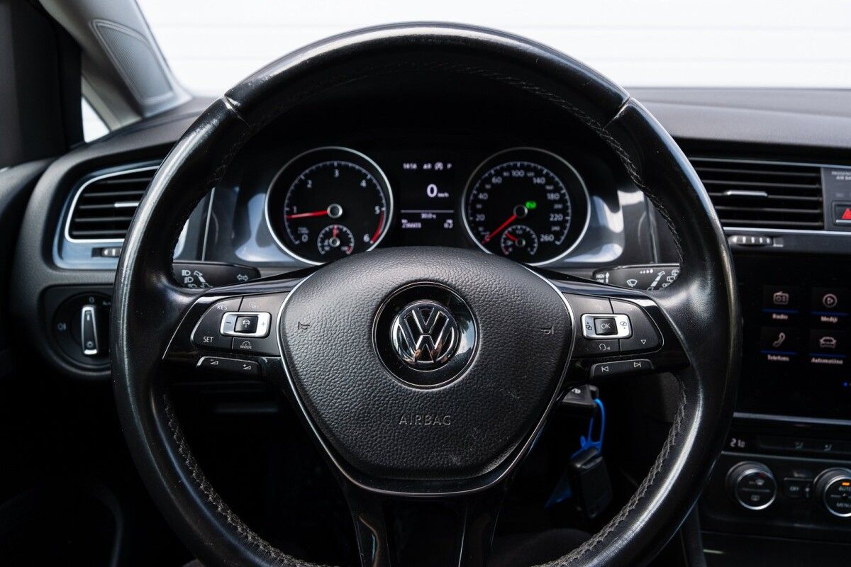 Volkswagen Golf 1.6 85kW