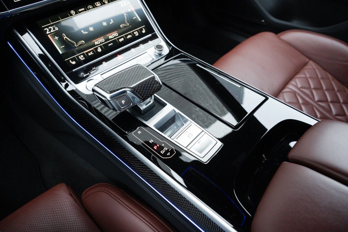 Audi S8 ABT Limo 4.0 420kW