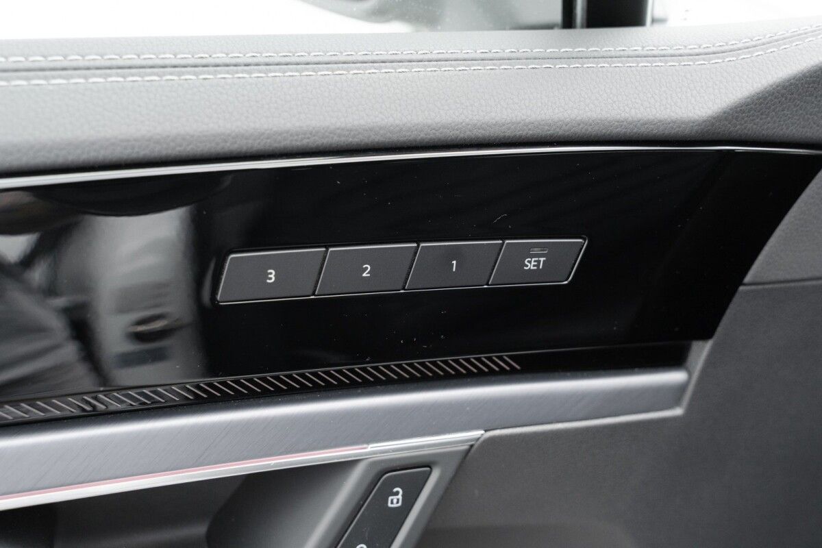 Volkswagen Touareg R-Line -Nr:53- 3.0 210kW