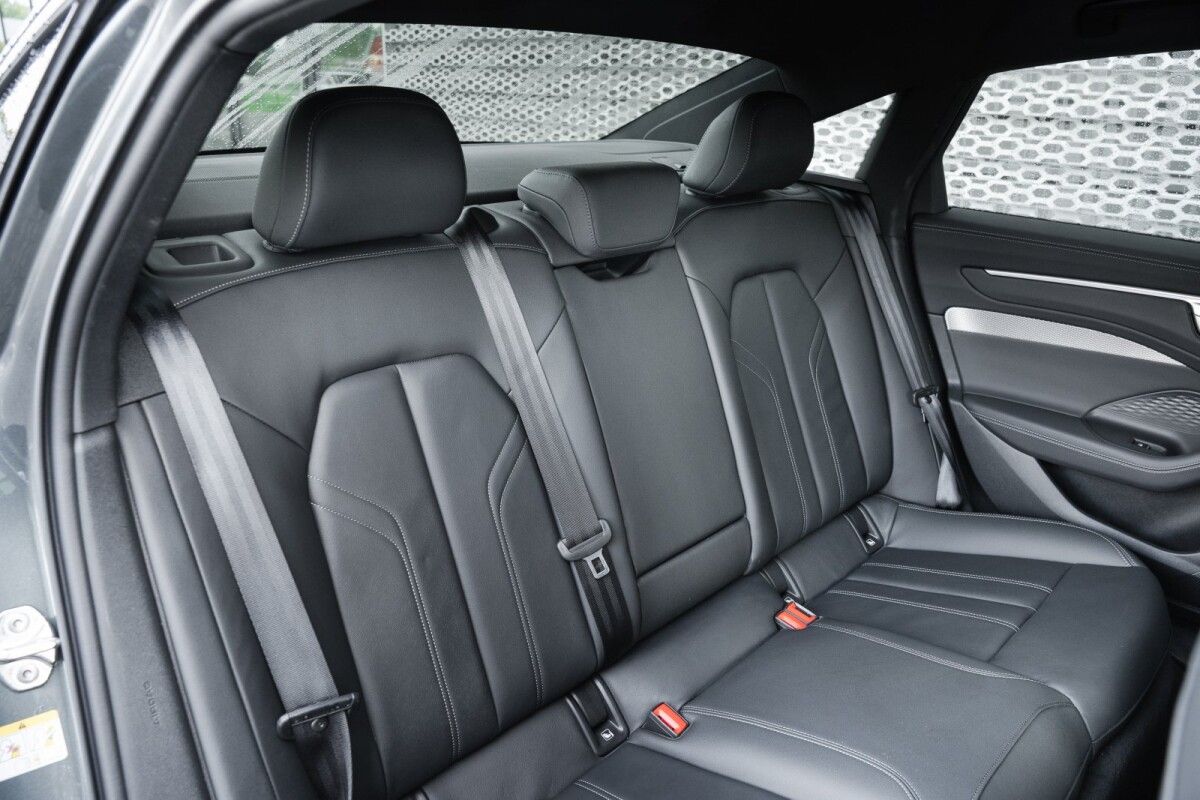 Audi A6 Limousine S-Line 3.0 270kW