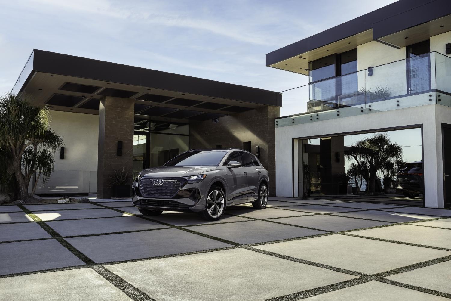 Pelēks elektrisks audi