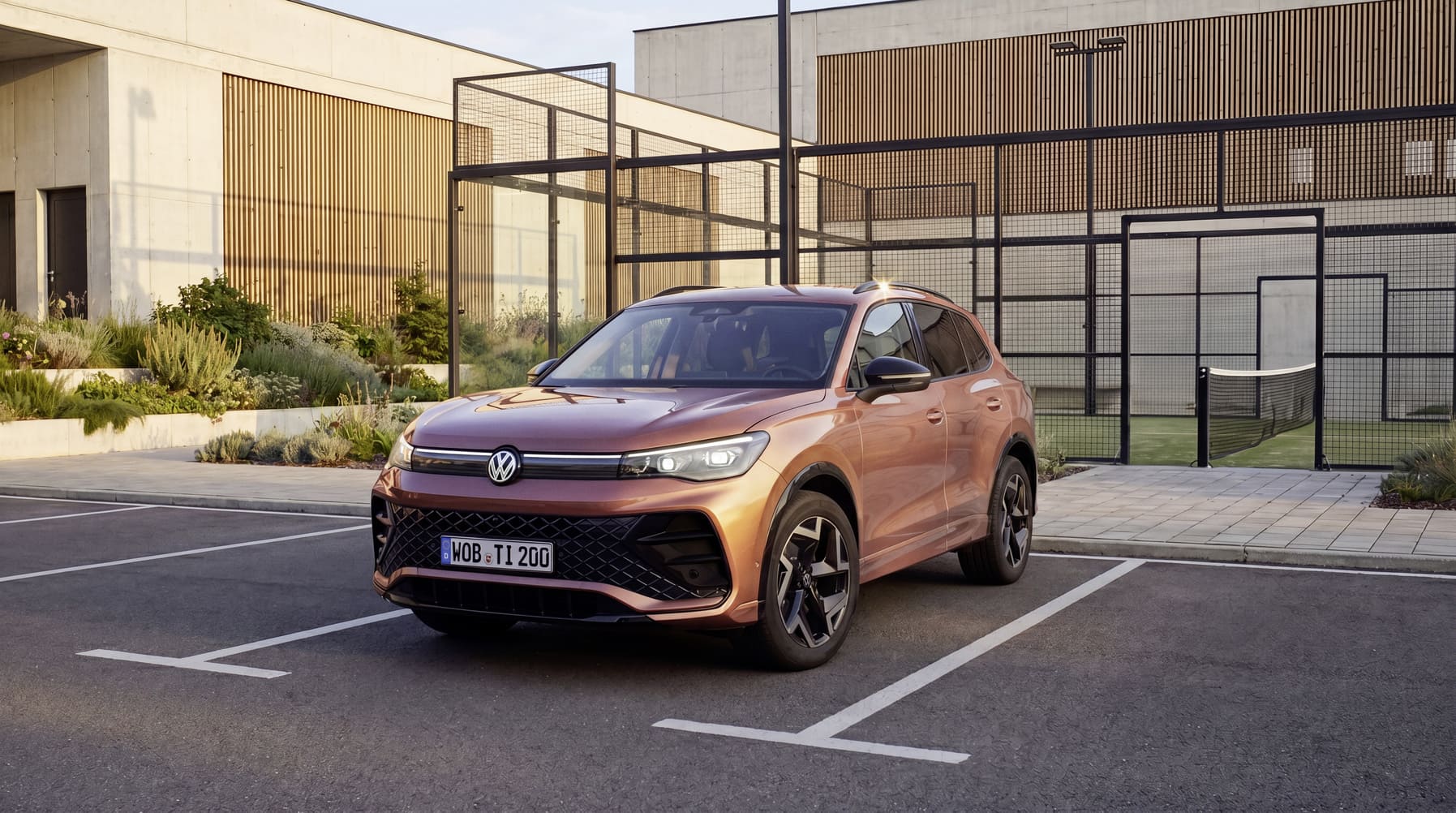 Volkswagen Tiguan bronza krāsā